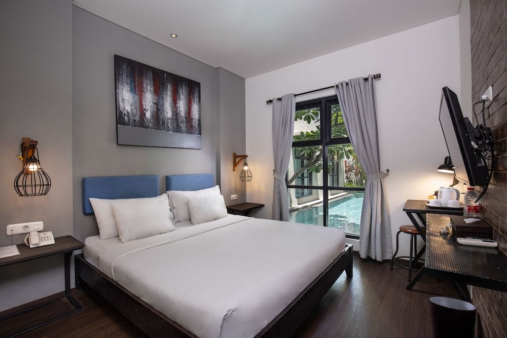 Deluxe Double Room, Pool View