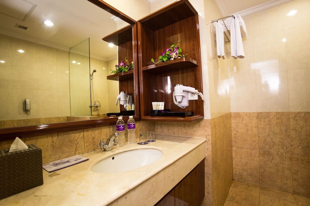 Arion Suite Hotel Kemang Deluxe Double Room 4