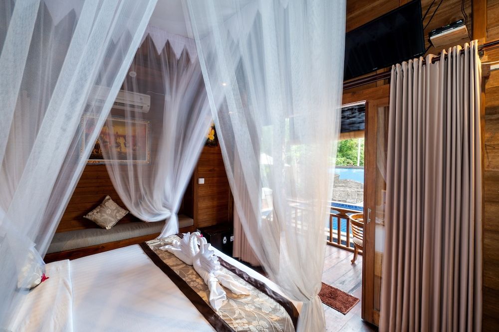Junior Suite, Pool View