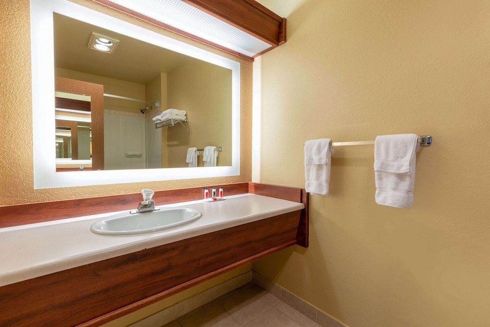 Studio Suite, 1 King Bed, Non Smoking