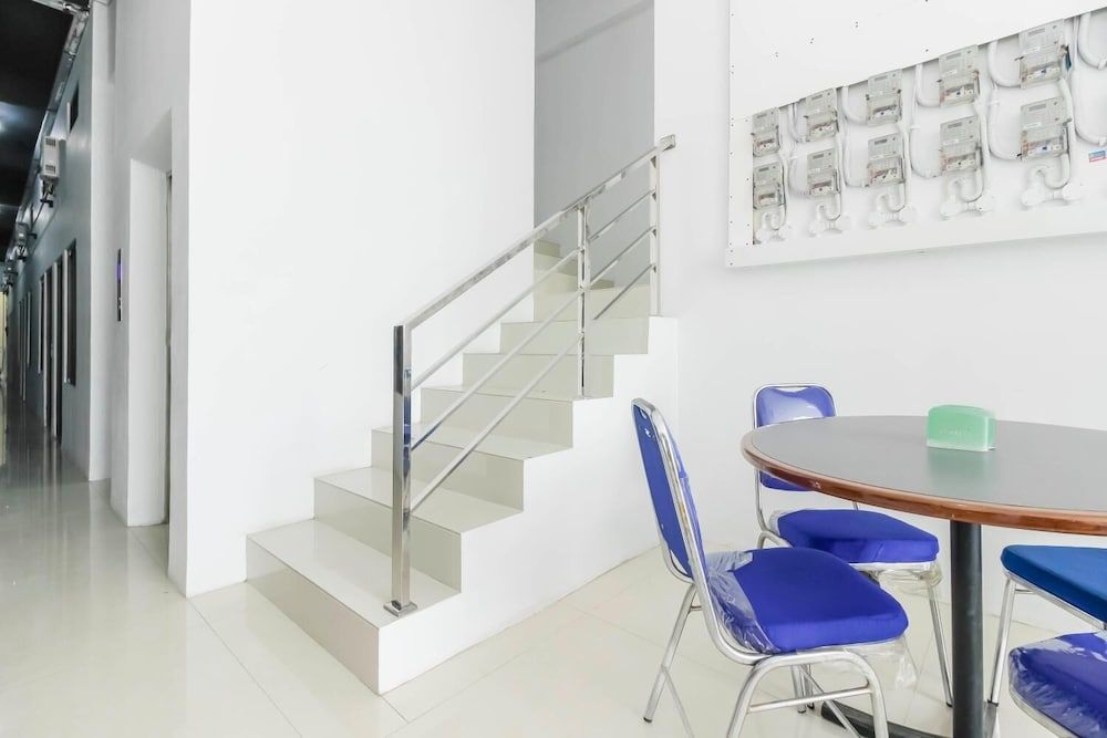 undefined RedDoorz near Hayam Wuruk 6