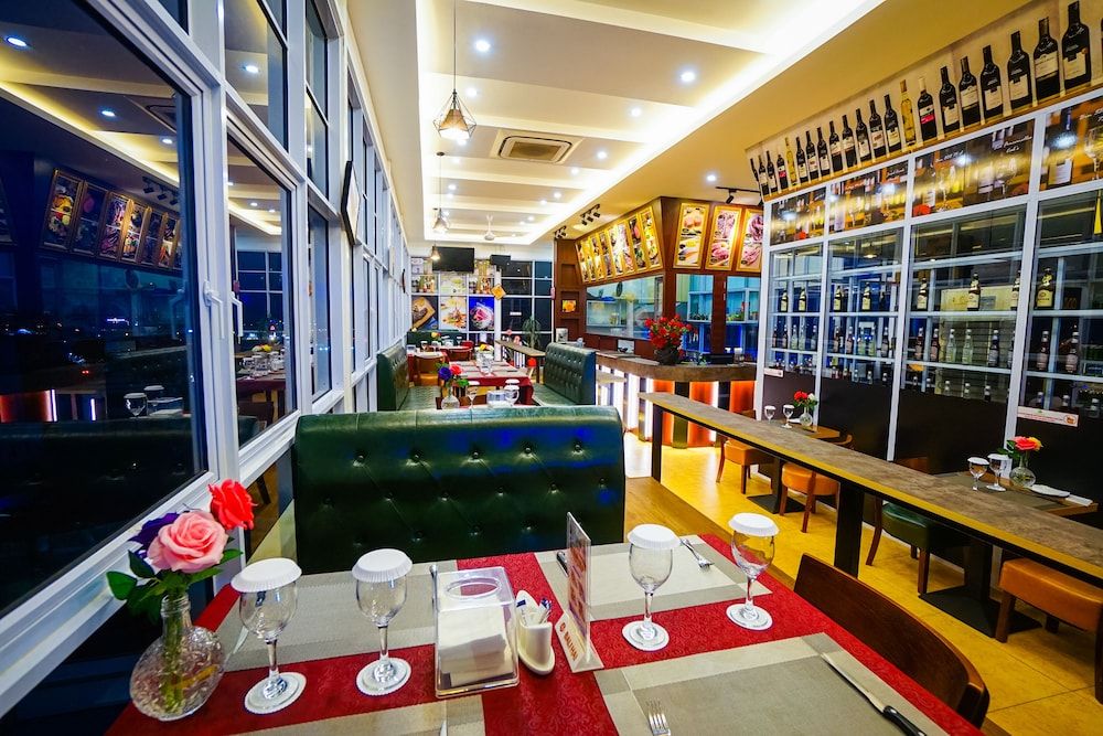 undefined Green Rose Hotel 7