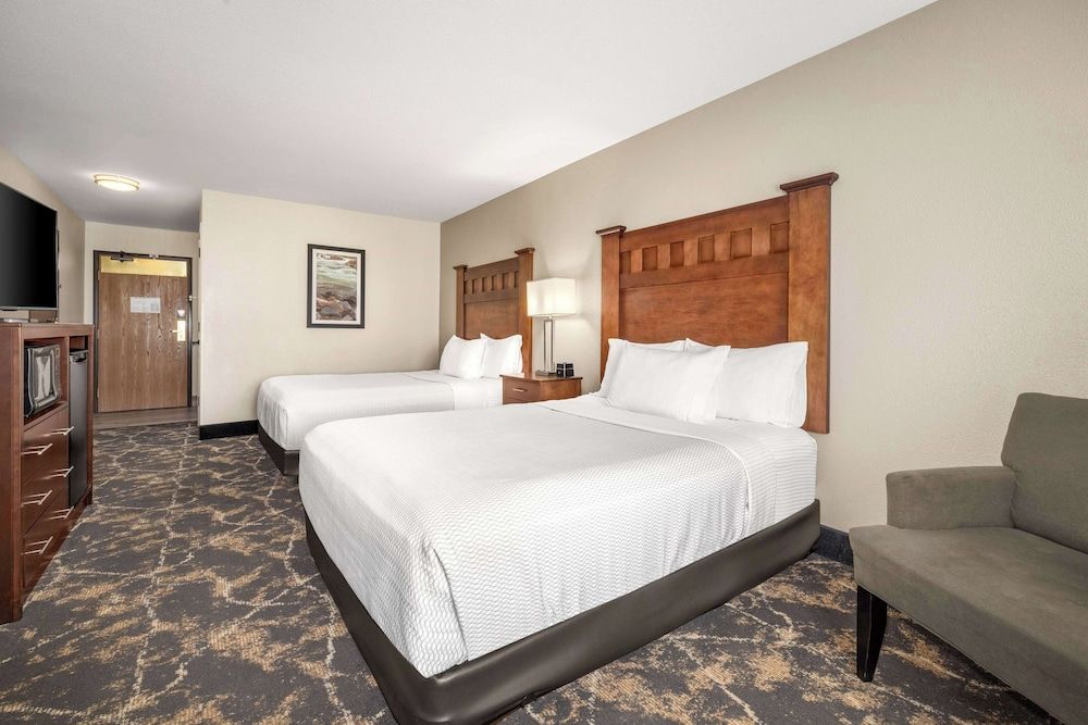 Room, 2 Queen Beds, Accessible, Non Smoking (Mobility Accessible)