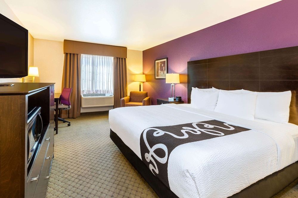 Room, 1 King Bed, Non Smoking