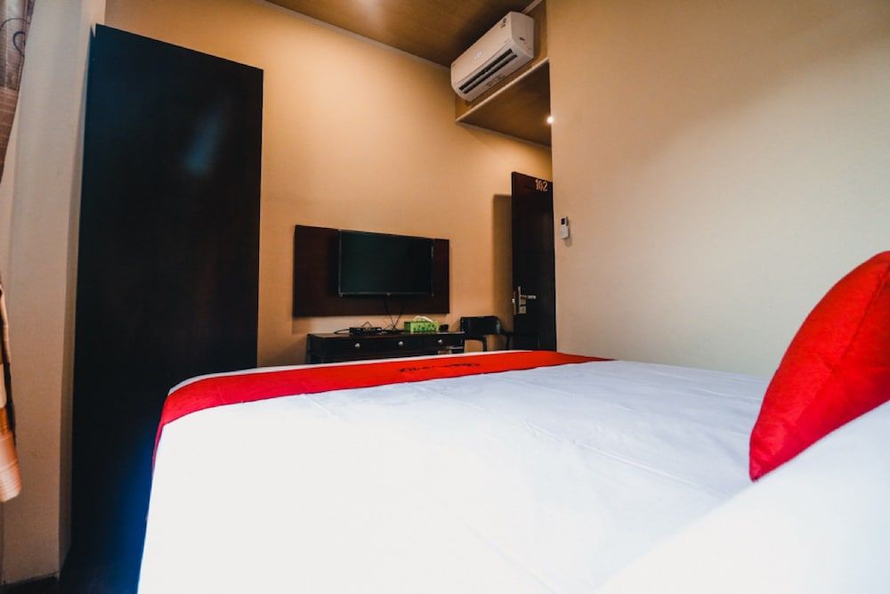 undefined RedDoorz near Halim Perdanakusuma 3 7