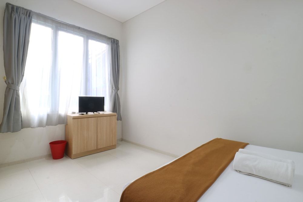 MK House Tendean Standard Double Room 4