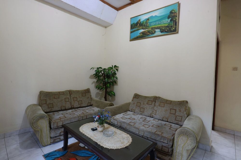 Hotel Arjuna Room, 3 Bedrooms 5