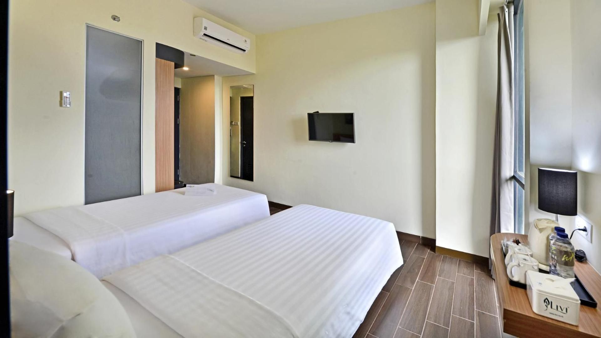Whiz Prime Hotel Khatib Sulaiman Padang Superior Twin 2