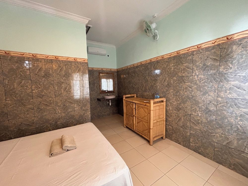 Krisna Bungalows & Restaurant Basic Double Room 2
