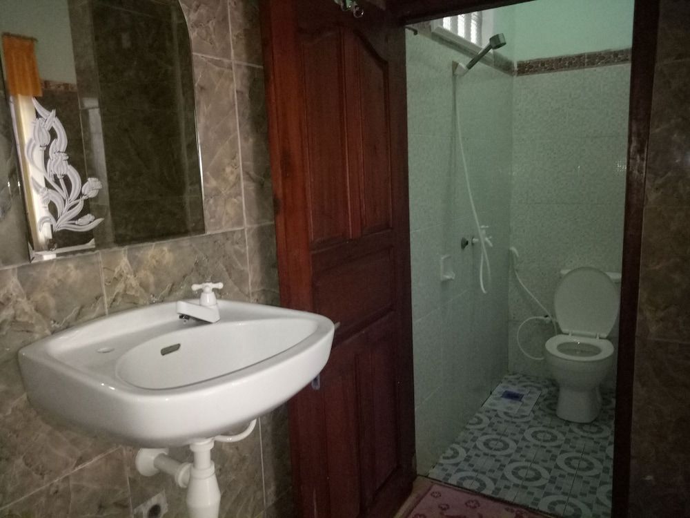 Krisna Bungalows & Restaurant Basic Twin Room, Corner 4