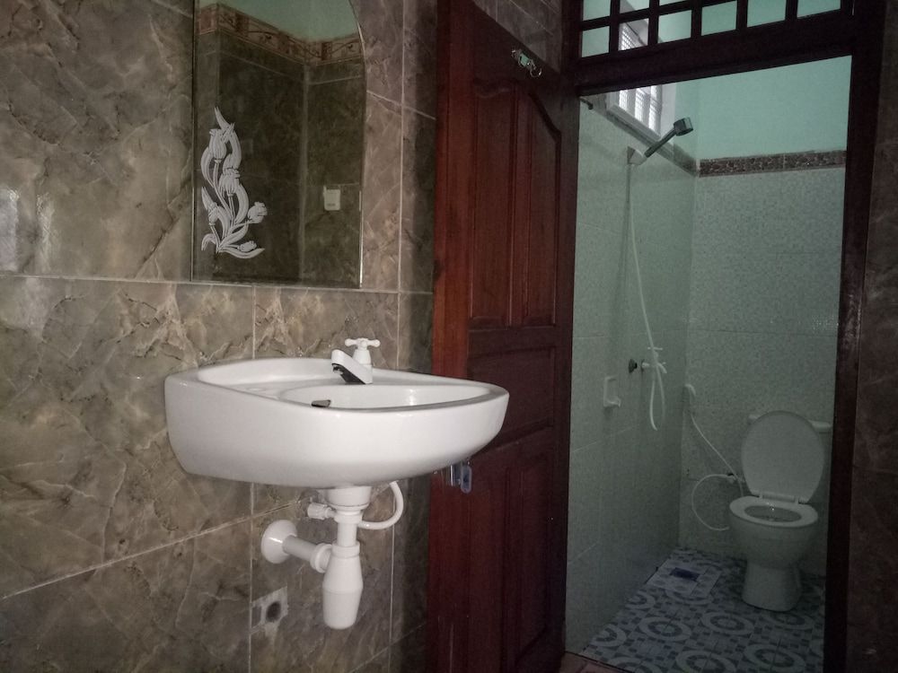 Krisna Bungalows & Restaurant Basic Double Room 5