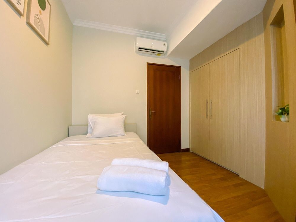 undefined Cozy 2 Bedrooms Sudirman Tower Apartment by Travelio 10