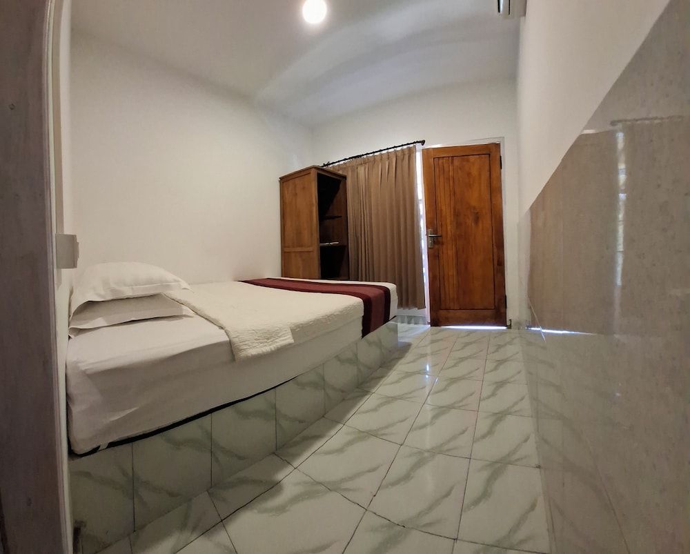 Aldi's Bungalow Budget Double Room 2