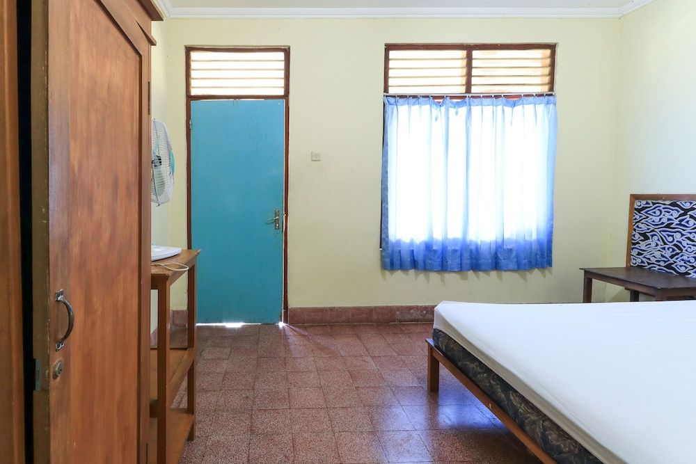 Mertha Jati Hotel & Bungalow Standard Room 3