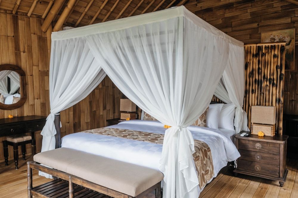 One Bedroom Bamboo Villa with Pool
