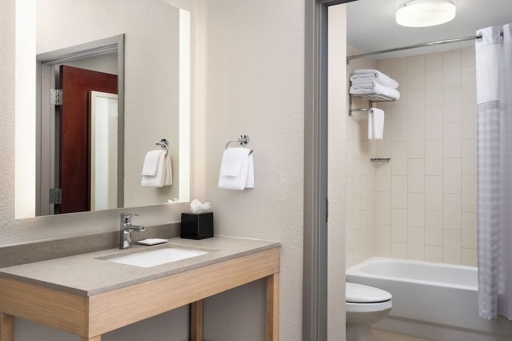 undefined Hyatt Place Atlanta Airport-North 8