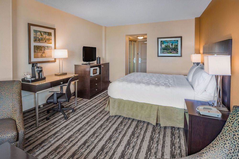 Standard Room, 1 Queen Bed