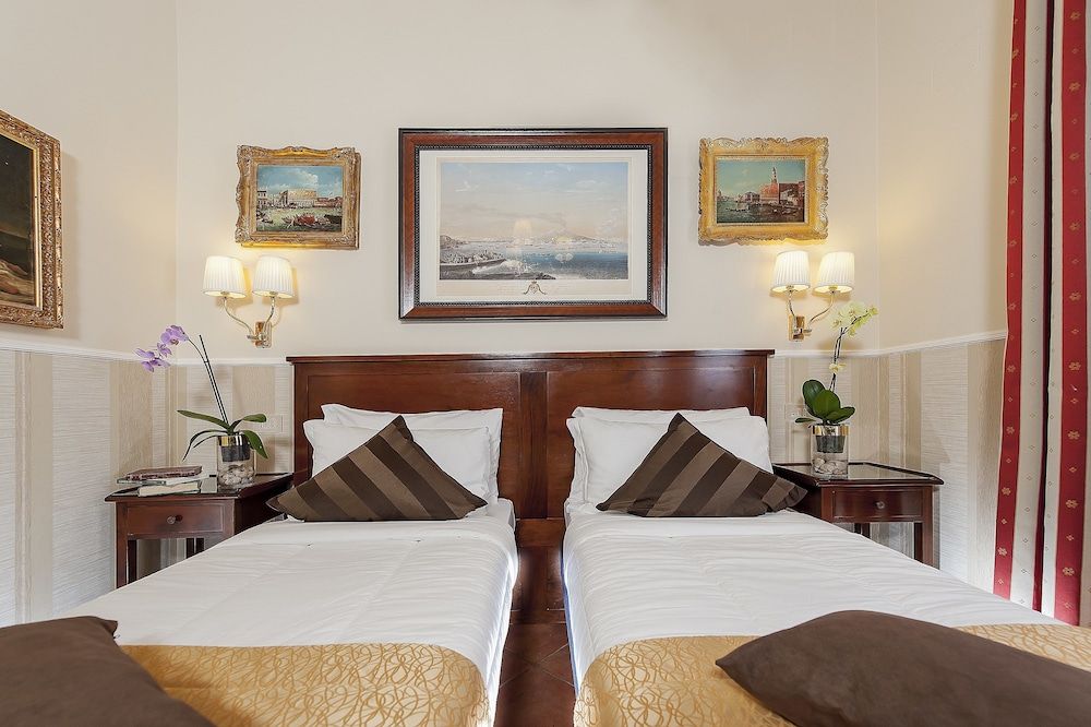Hotel des Artistes Classic Double or Twin Room, 1 Queen Bed 3