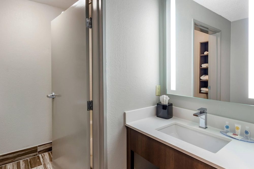 Suite, 1 King Bed, Non Smoking