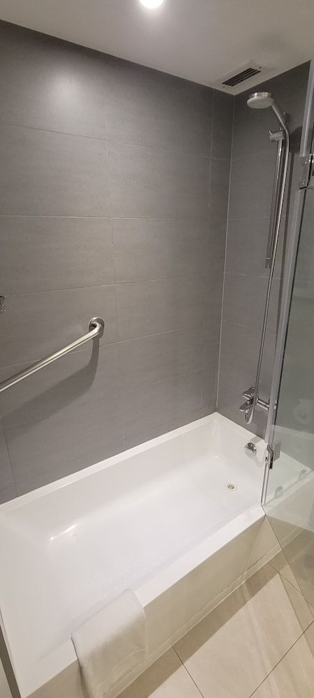 Novotel Santiago Las Condes Standard Room, 1 King Bed 6