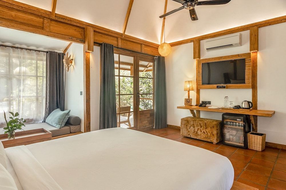 Kuno Villas Sumba Pool Side 4