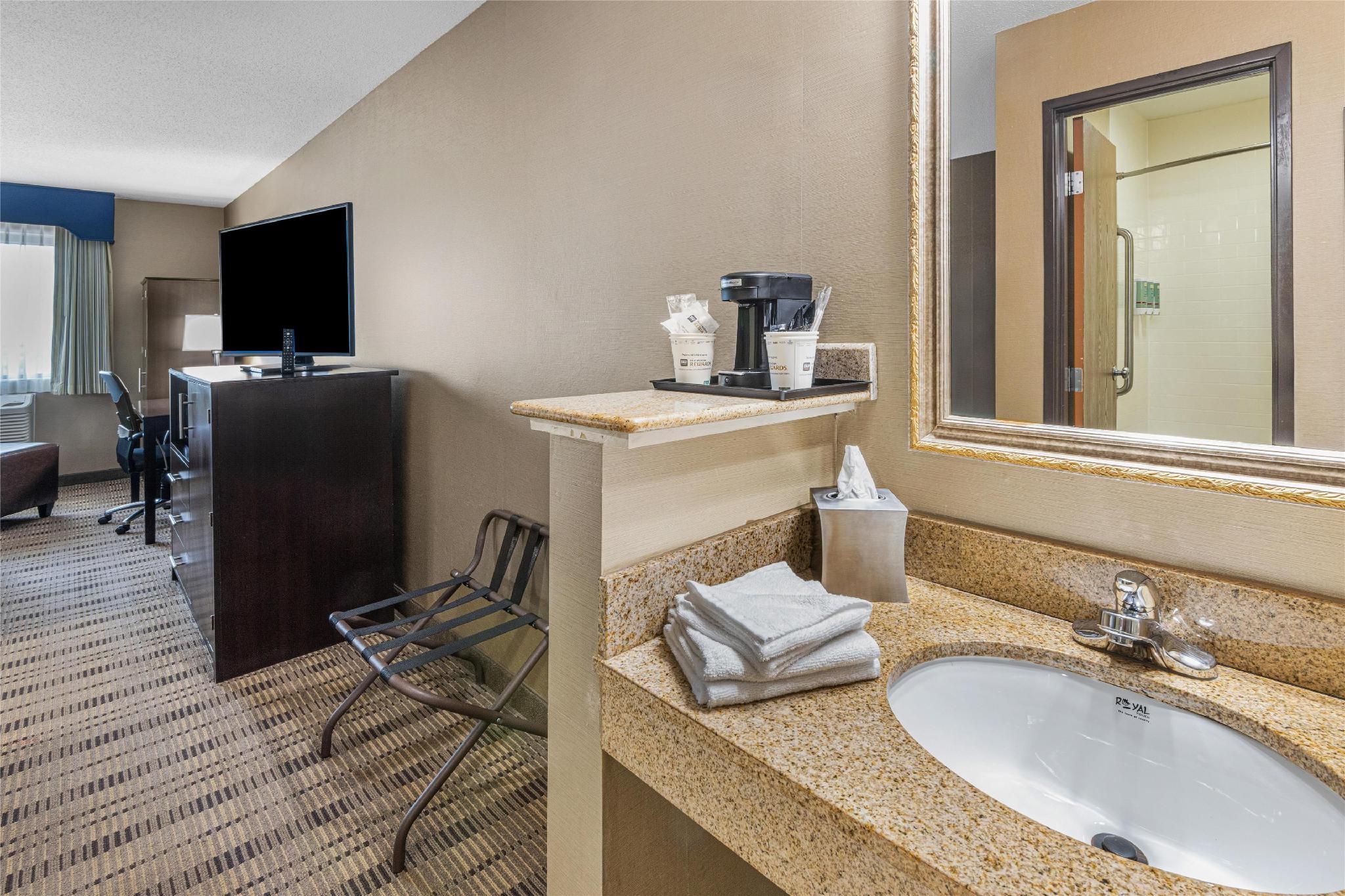 2 queen beds, nonsmoking