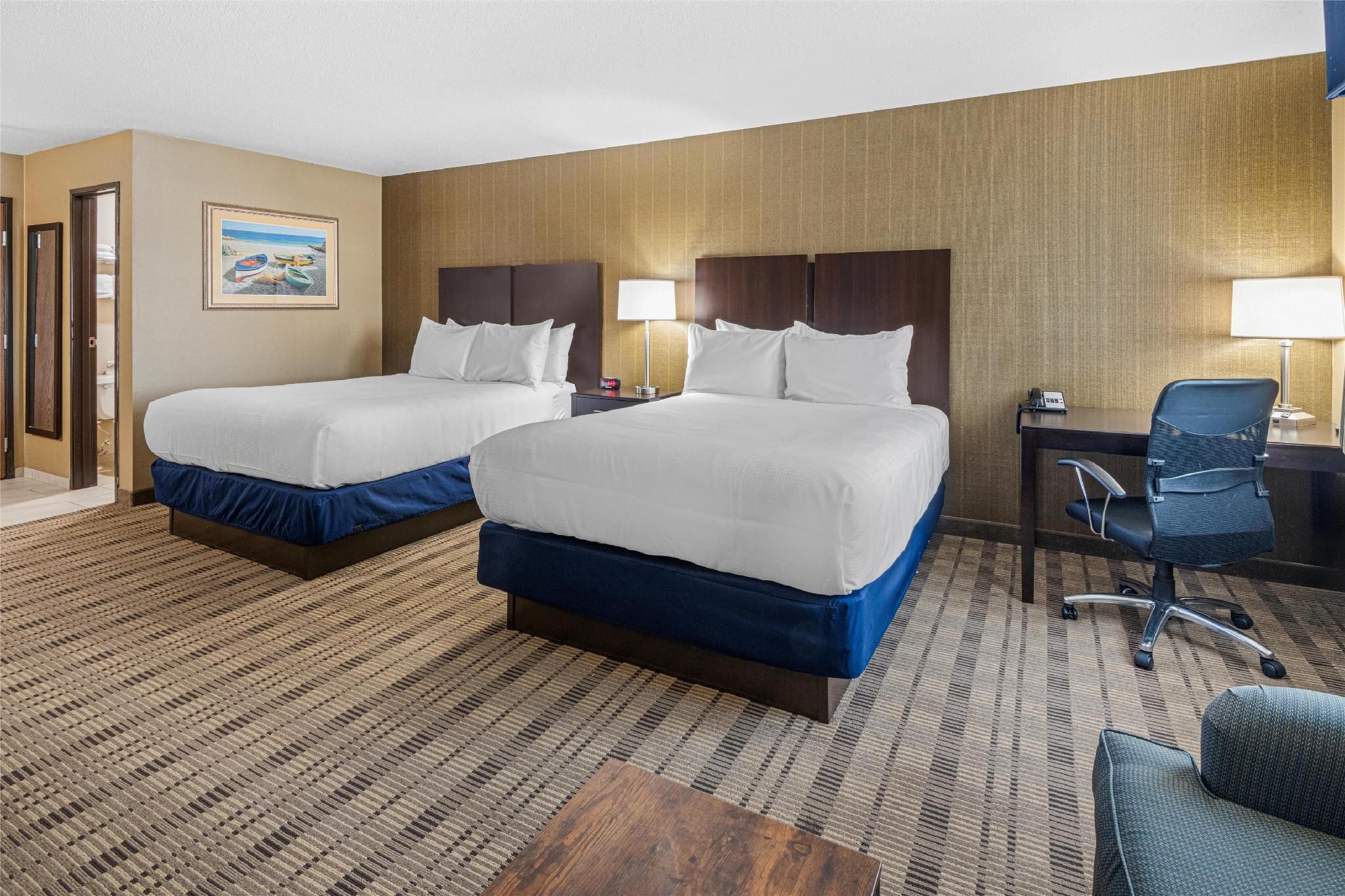 Suite - 2 Queen Beds, Nonsmoking, Sofabed