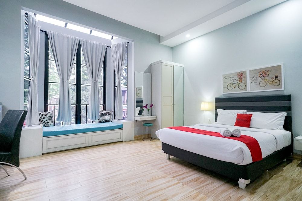 undefined RedDoorz Premium near RS Pondok Indah