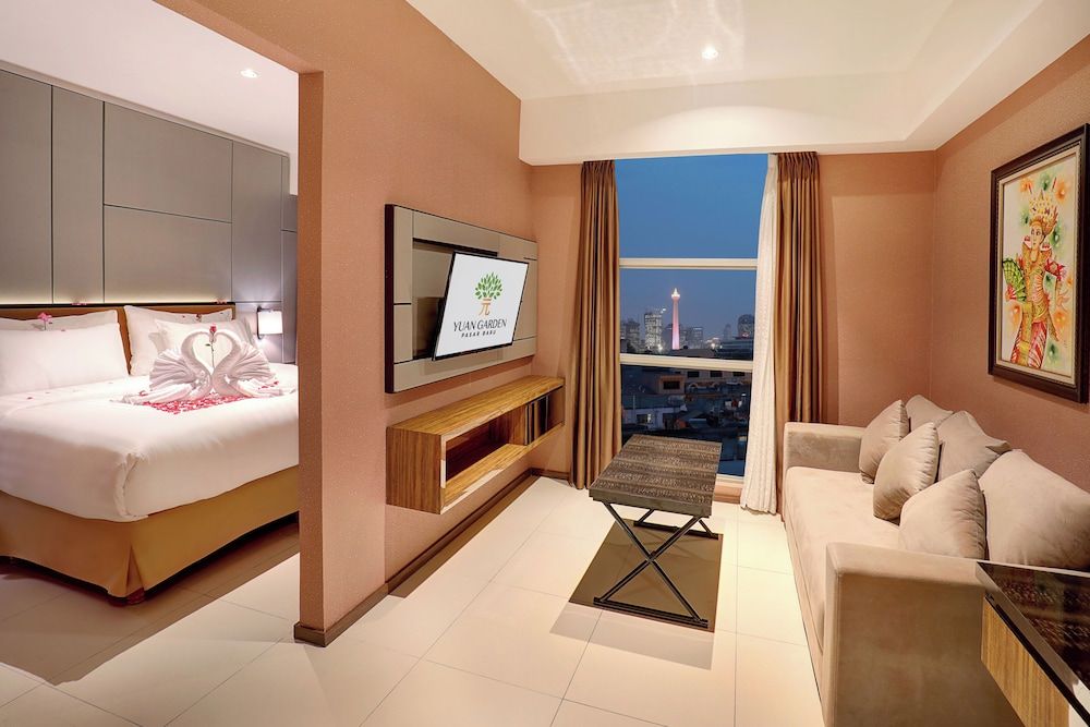 Club Double Room, City View