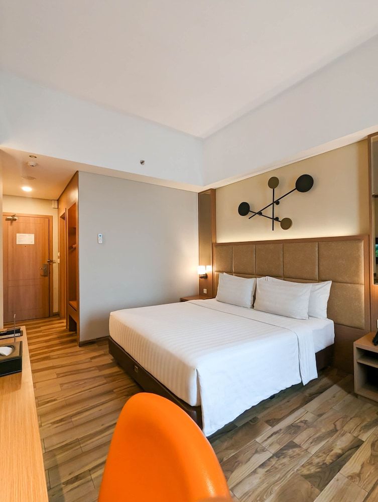 undefined Horison Ciledug