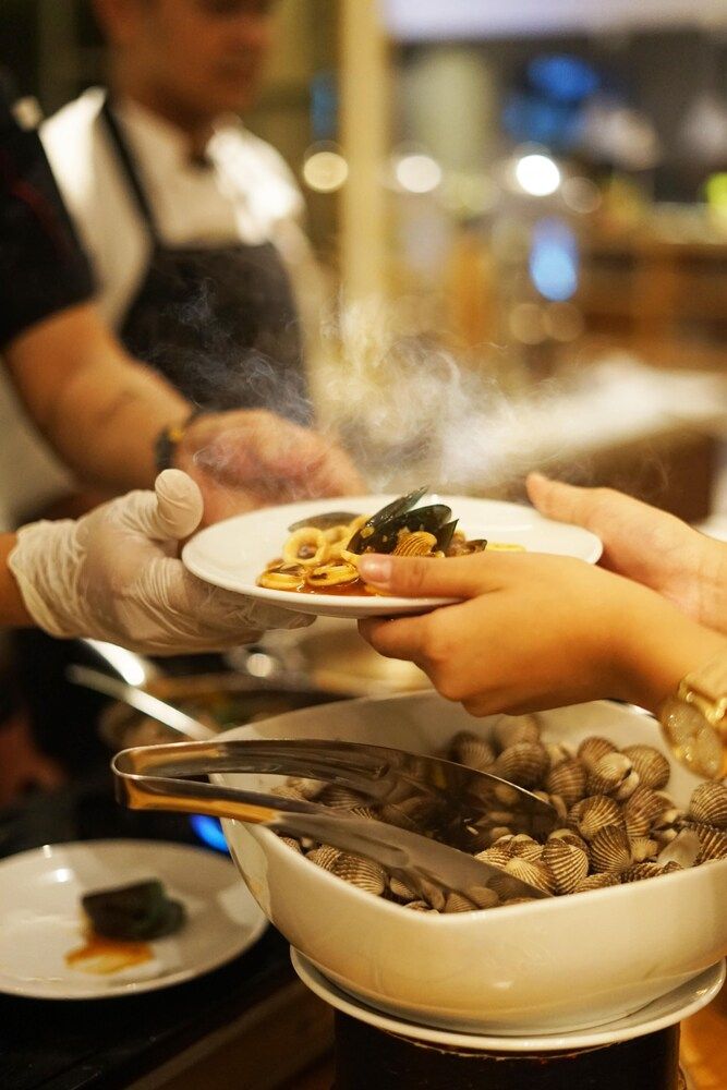 undefined Horison Ciledug 10