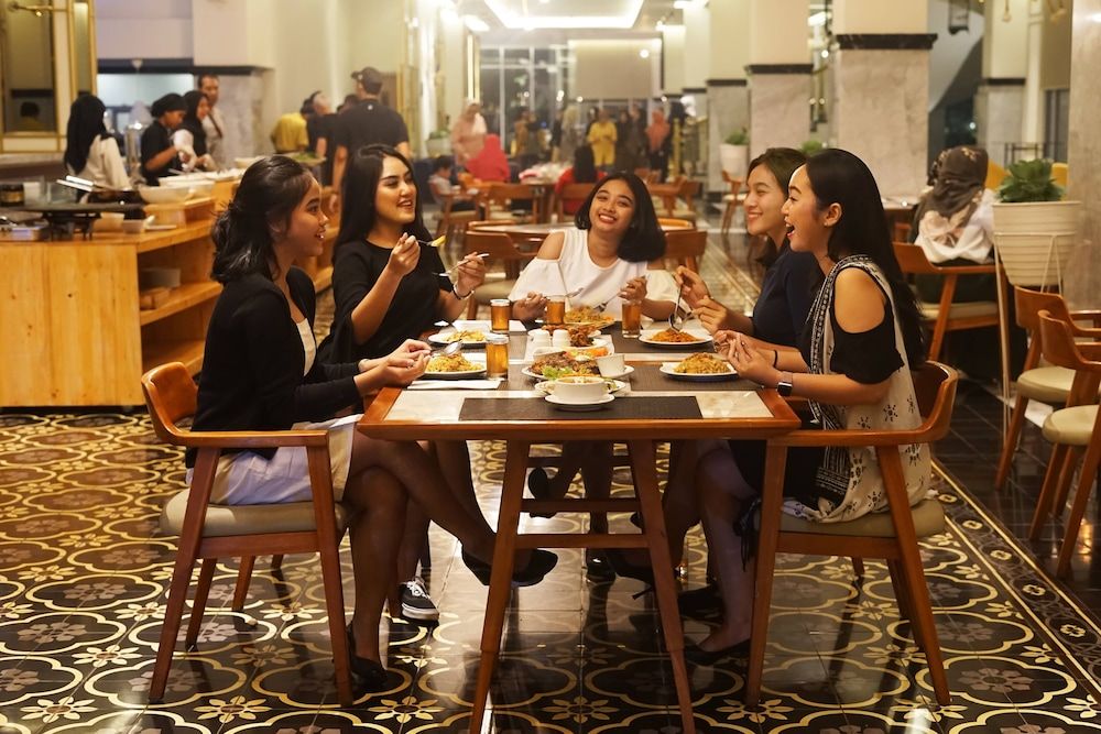 undefined Horison Ciledug 10