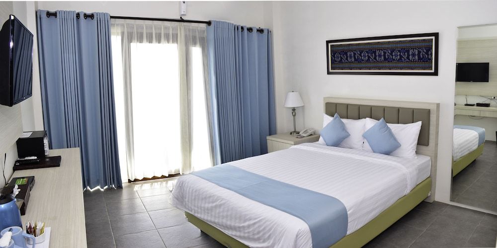 undefined La Cecile Hotel and Cafe Komodo 3