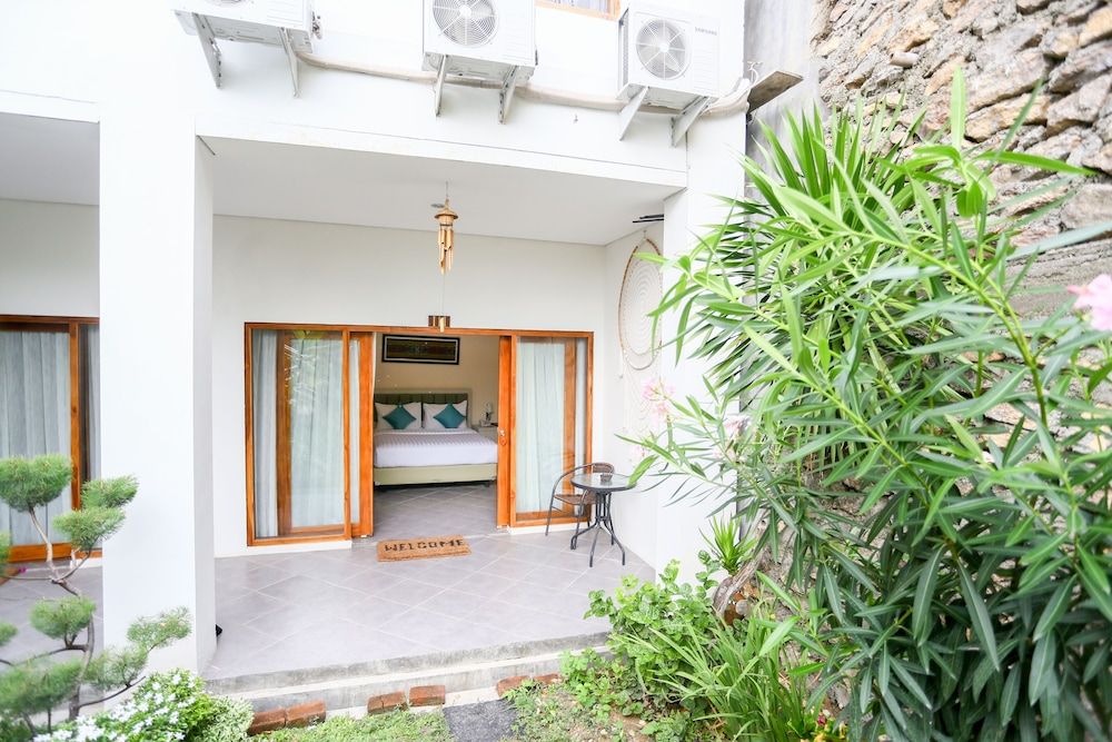 undefined La Cecile Hotel and Cafe Komodo 3