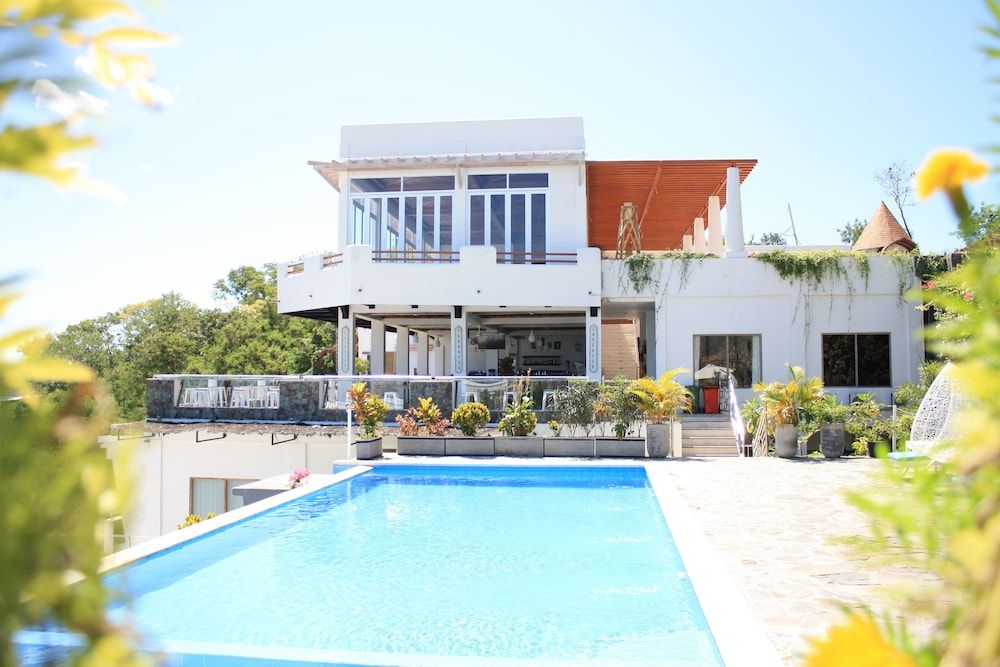 undefined La Cecile Hotel and Cafe Komodo 4