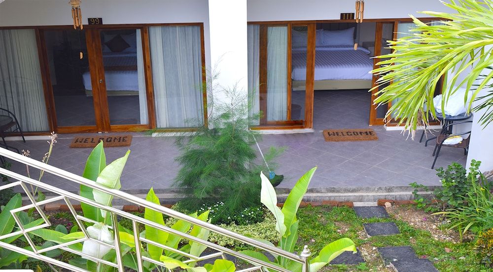 undefined La Cecile Hotel and Cafe Komodo 2