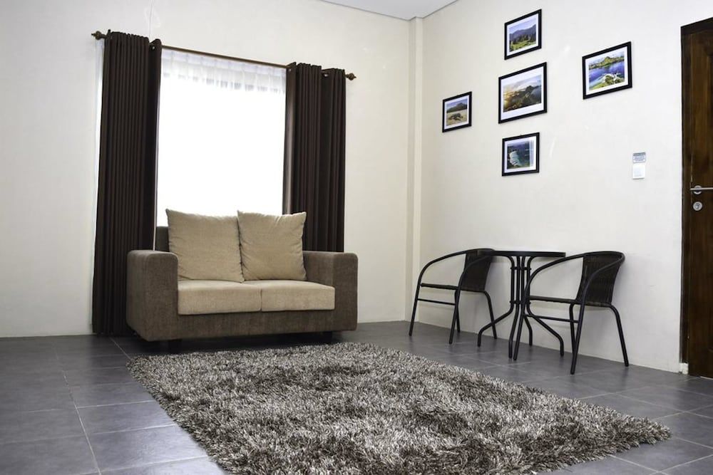 La Cecile Hotel and Cafe Komodo Family Room (with Free Return Airport Transfers) 7