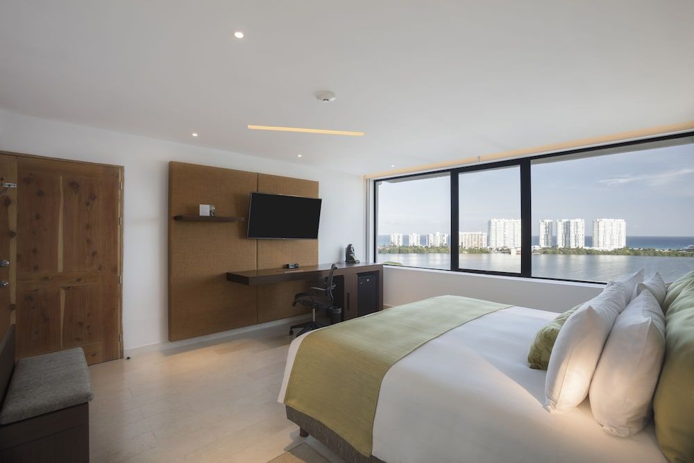 Suite, 1 King Bed, Terrace, Ocean View