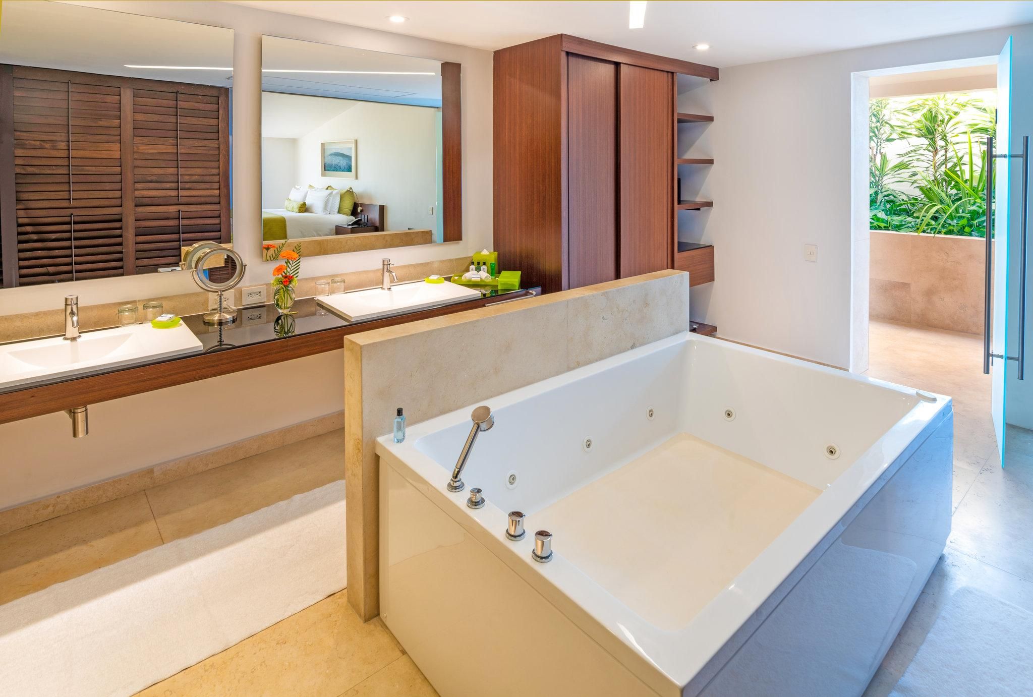 1 King Coral Presidential Suite