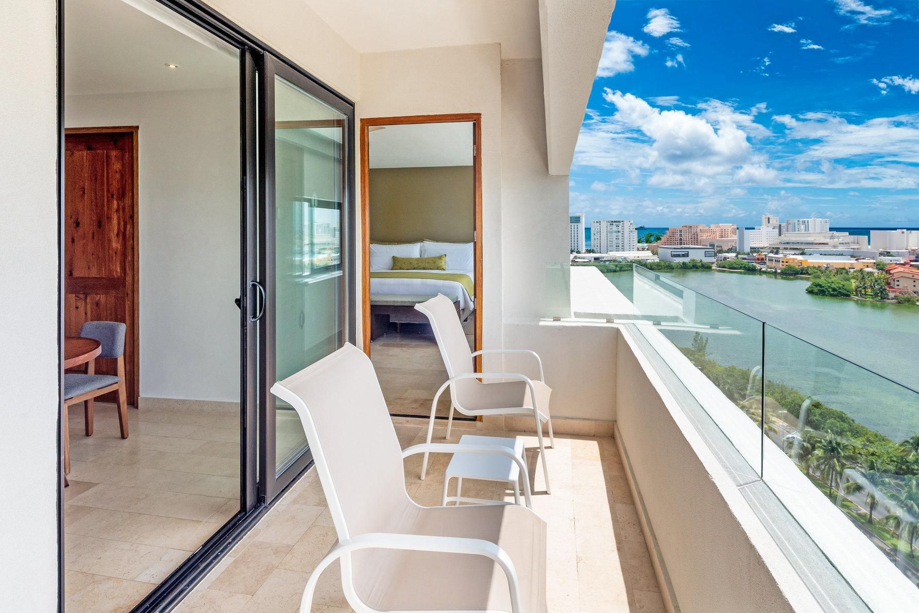 1 King Suite Terrace Lagoon View