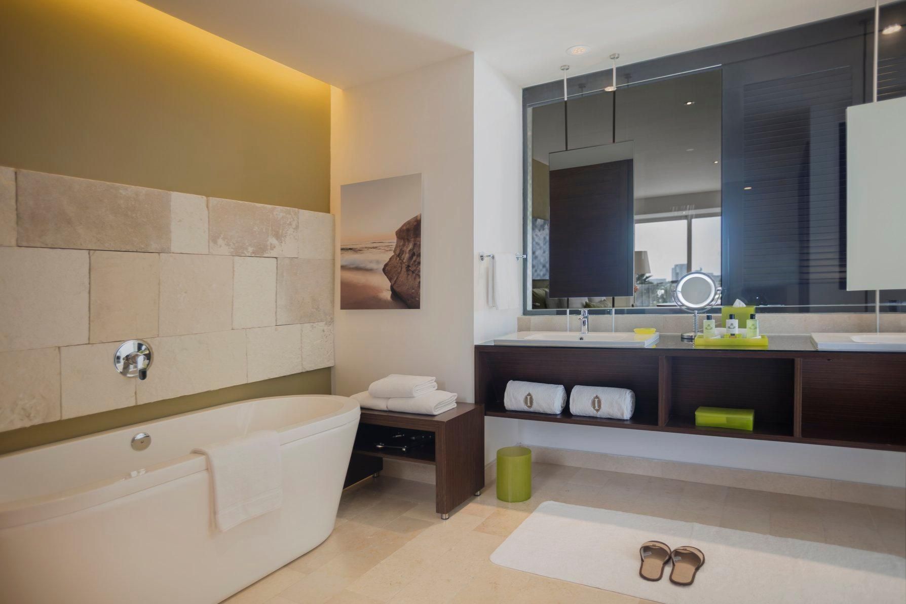 1 King Signature Suite Ocean Front