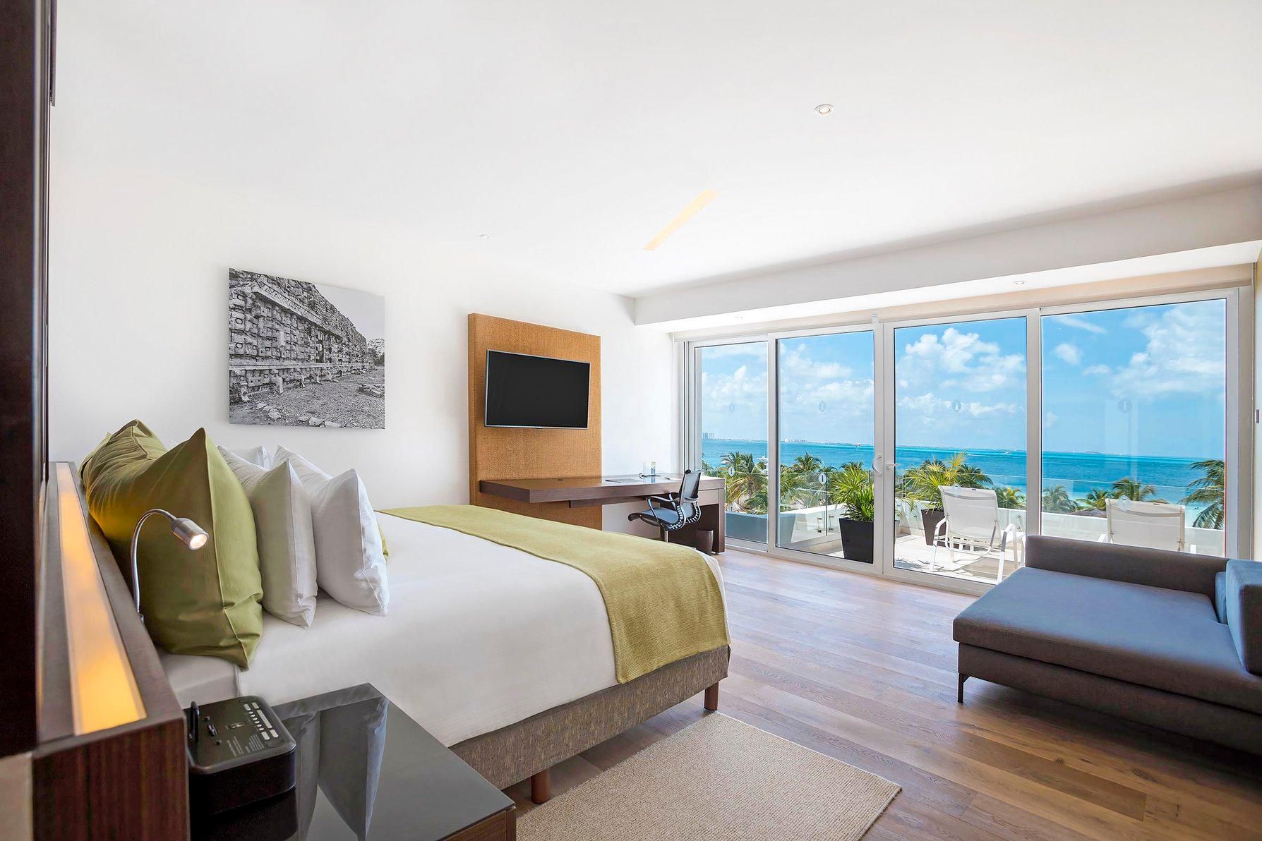1 King Signature Suite Ocean Front