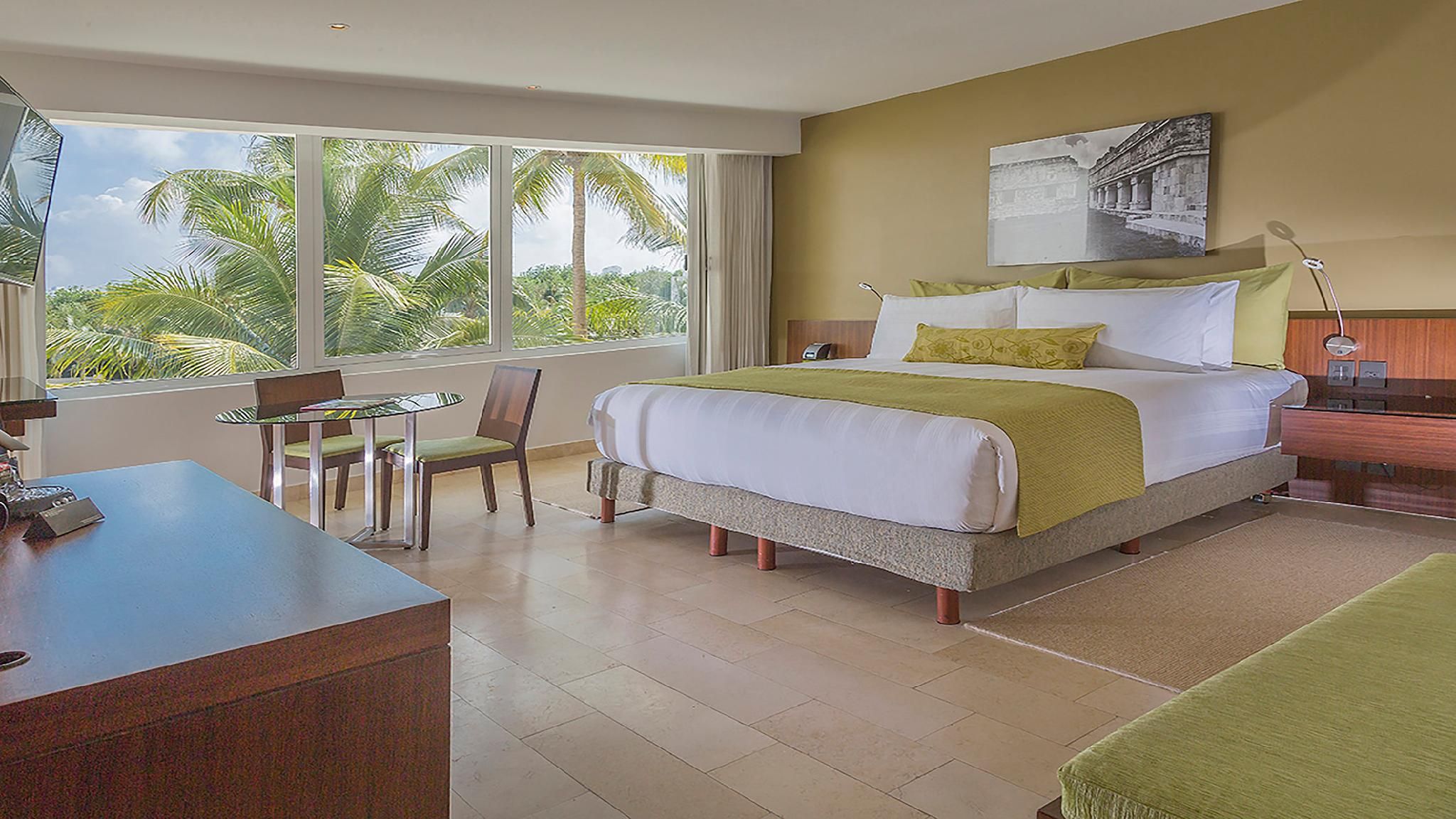 1 King Classic Ocean View