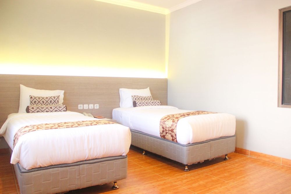 Front One Resort Yogyakarta Superior Room 3