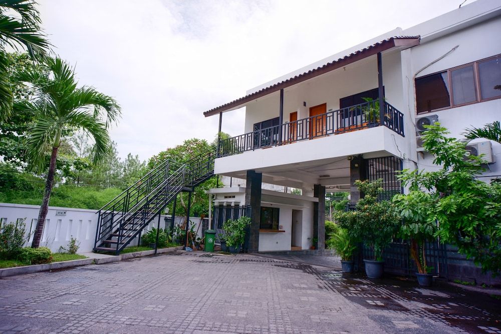 Front One Resort Yogyakarta Superior Room 4