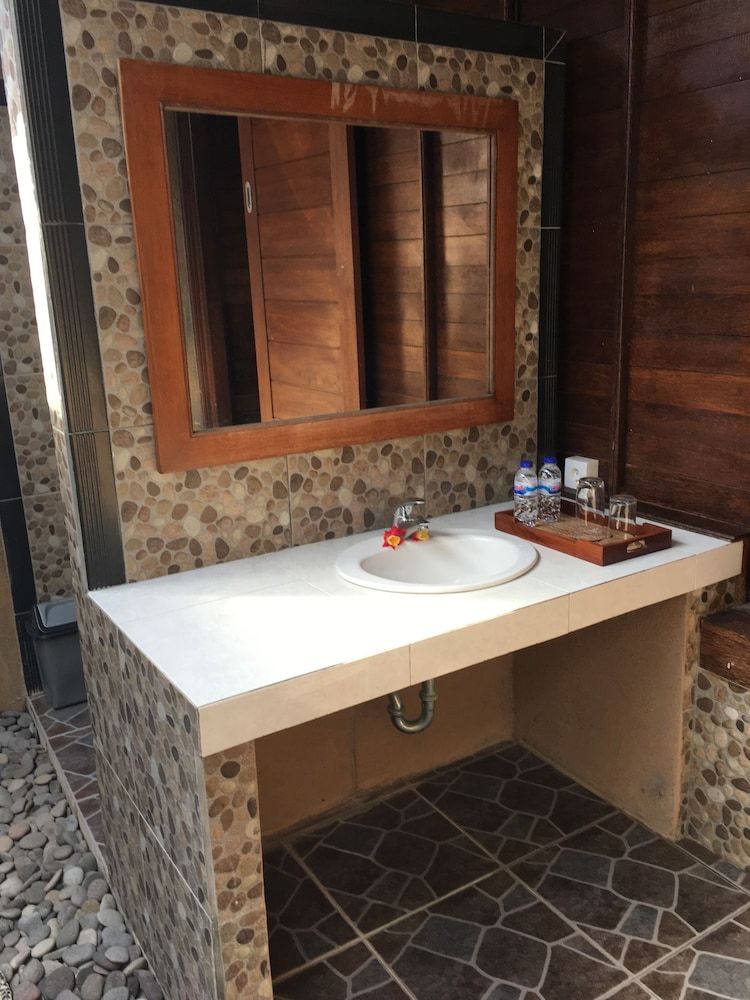 Cassava Bungalow Superior Room 7