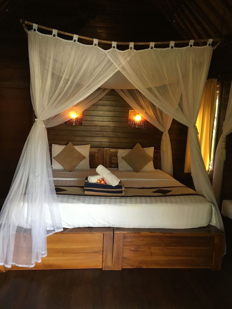 Cassava Bungalow Superior Room 2