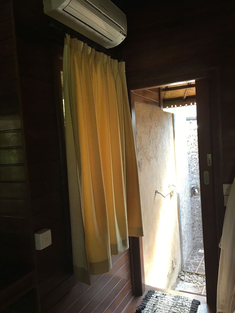 Cassava Bungalow Standard Room 12