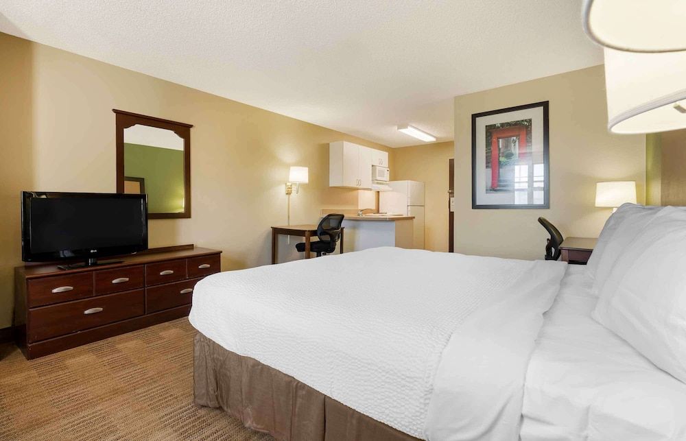 Studio, 1 King Bed, Non Smoking