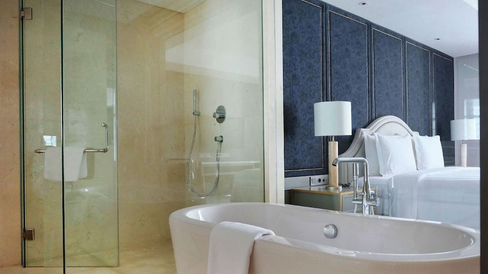 undefined Goodrich Suites, Jakarta 5